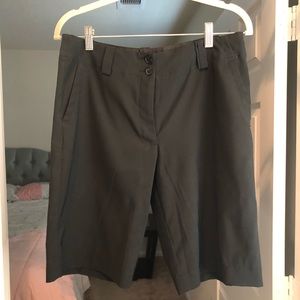 Nike Bermuda golf shorts size 8